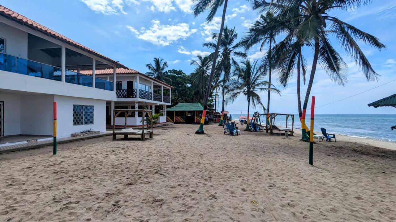 Beach Life Palomino - Beach Party Hostel & Beach Club Exterior photo