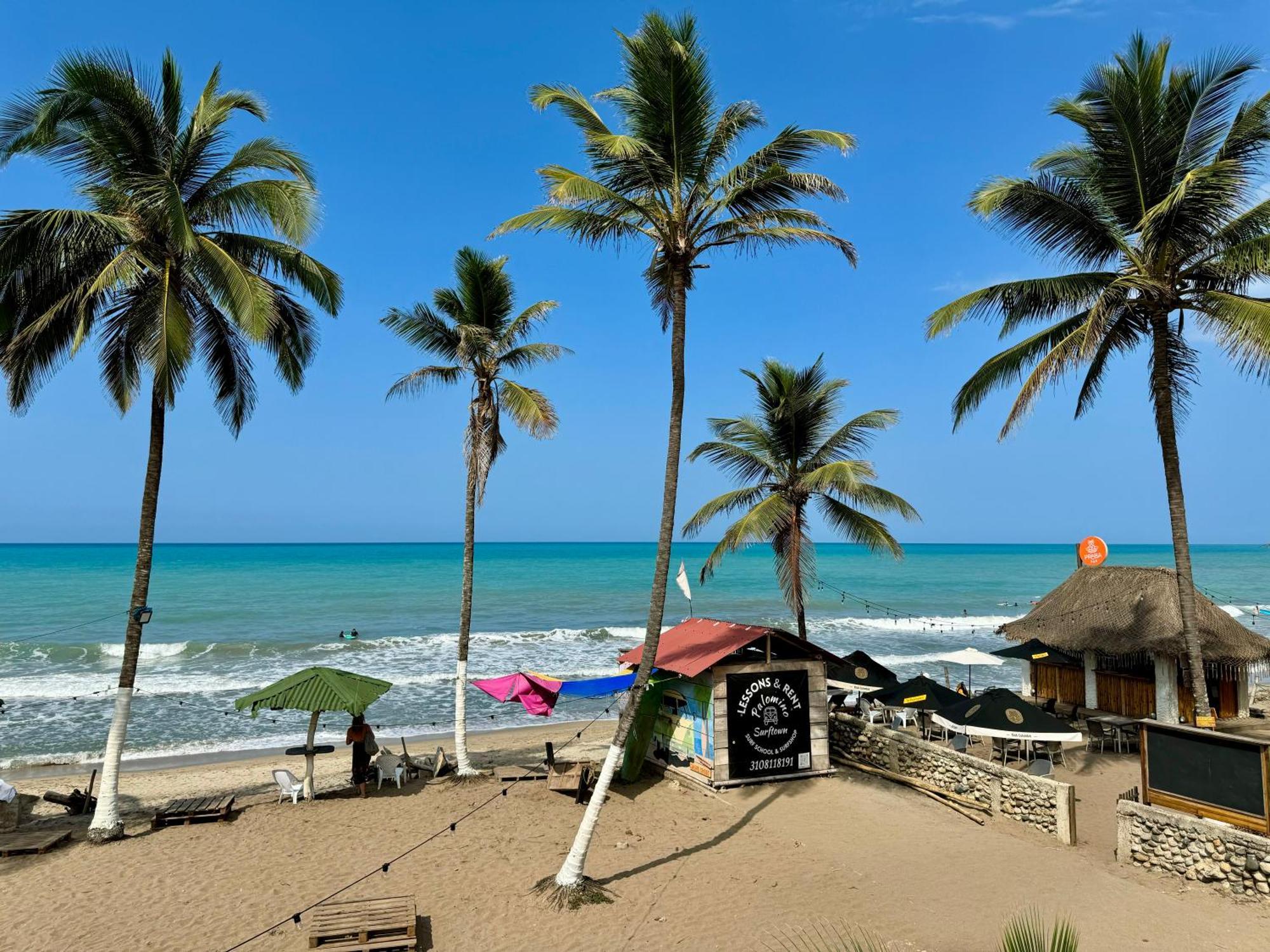 Beach Life Palomino - Beach Party Hostel & Beach Club Exterior photo