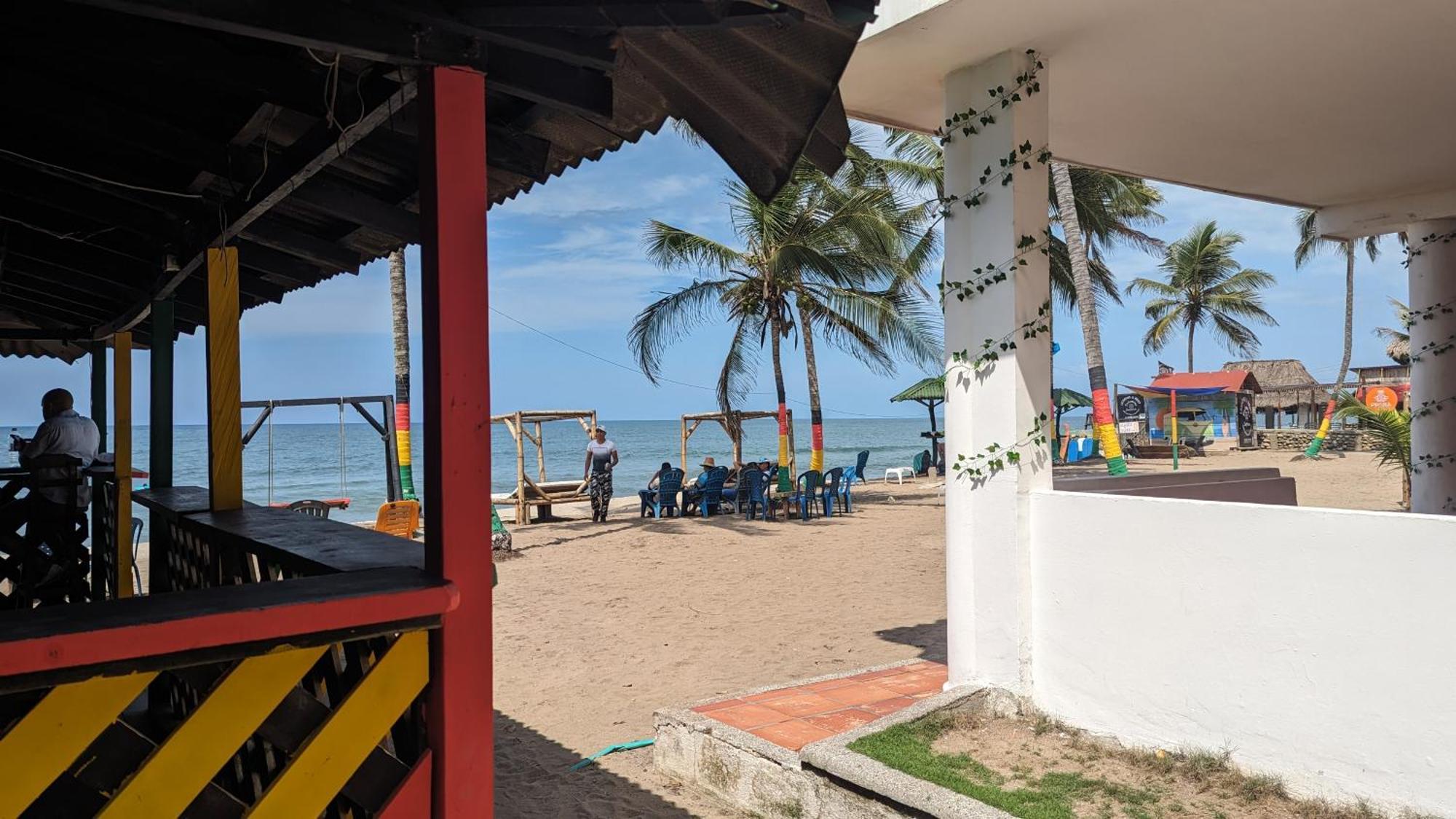 Beach Life Palomino - Beach Party Hostel & Beach Club Exterior photo