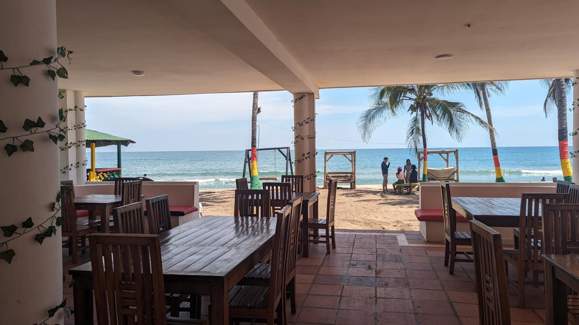 Beach Life Palomino - Beach Party Hostel & Beach Club Exterior photo