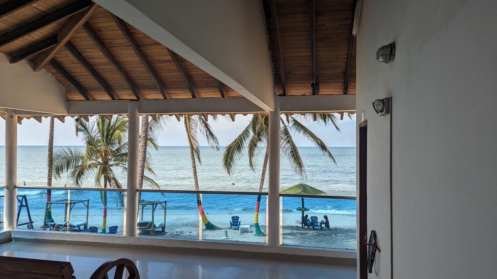 Beach Life Palomino - Beach Party Hostel & Beach Club Exterior photo