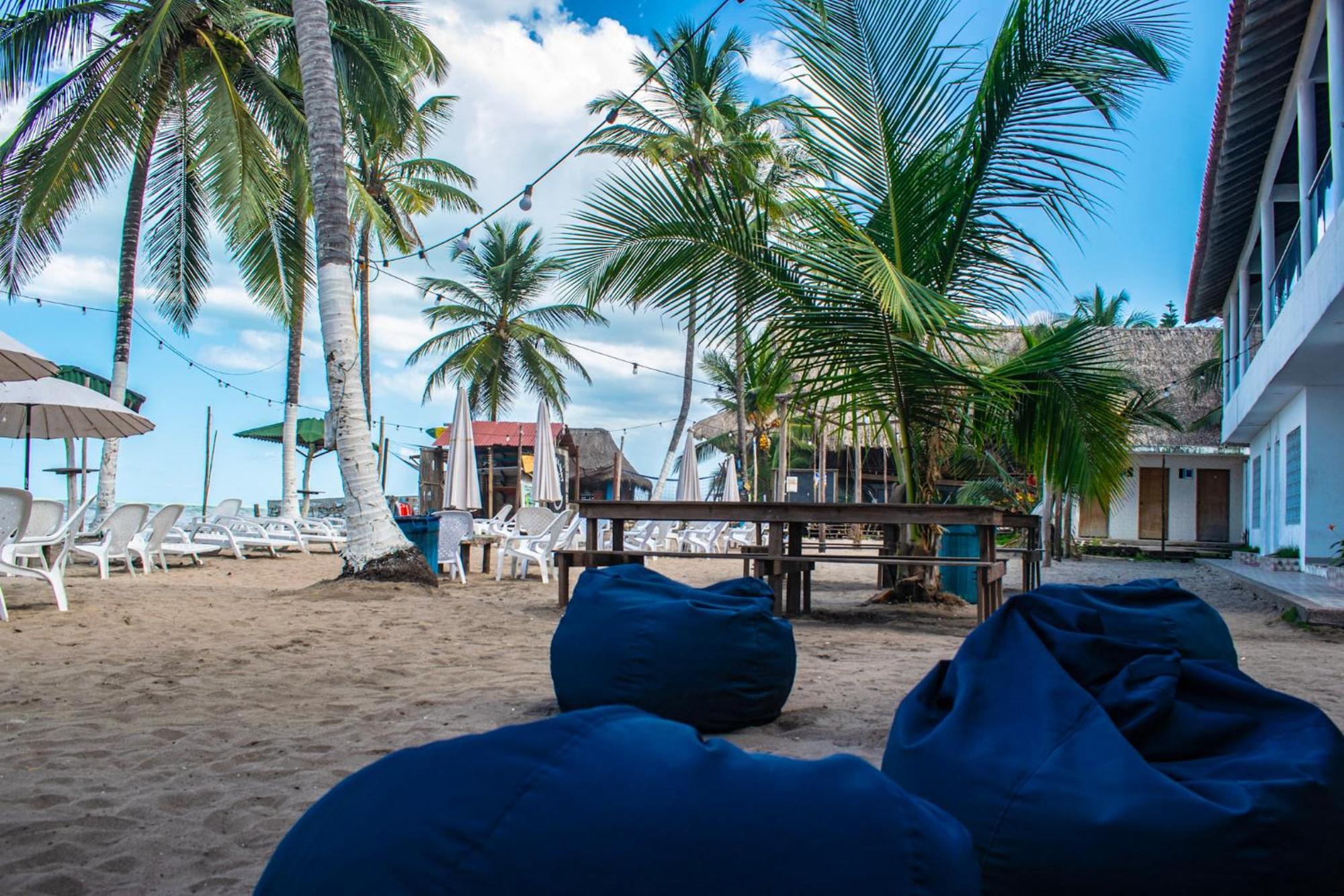 Beach Life Palomino - Beach Party Hostel & Beach Club Exterior photo