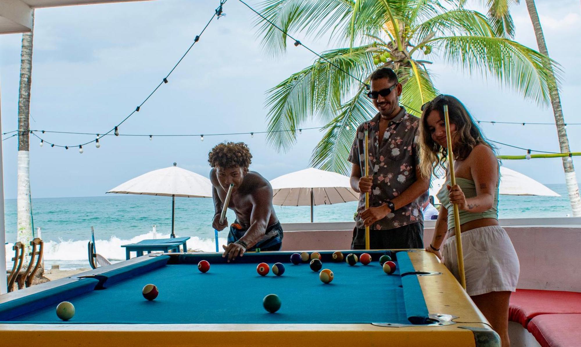 Beach Life Palomino - Beach Party Hostel & Beach Club Exterior photo